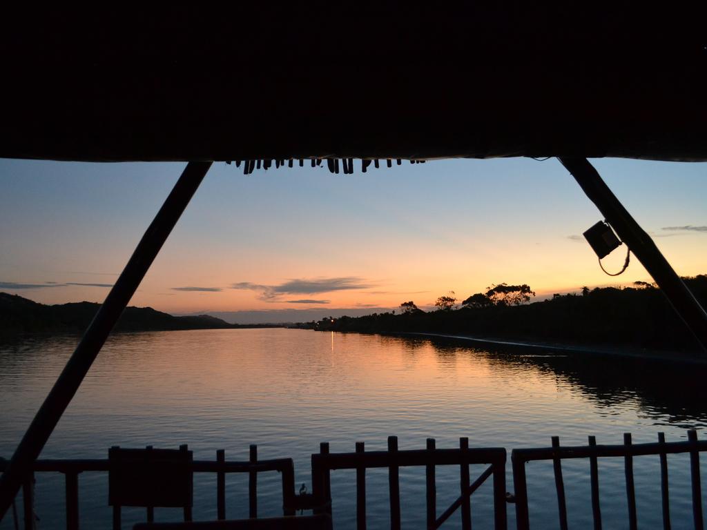 Maggie May House Boat - Colchester - 5Km From Elephant Park Exterior photo