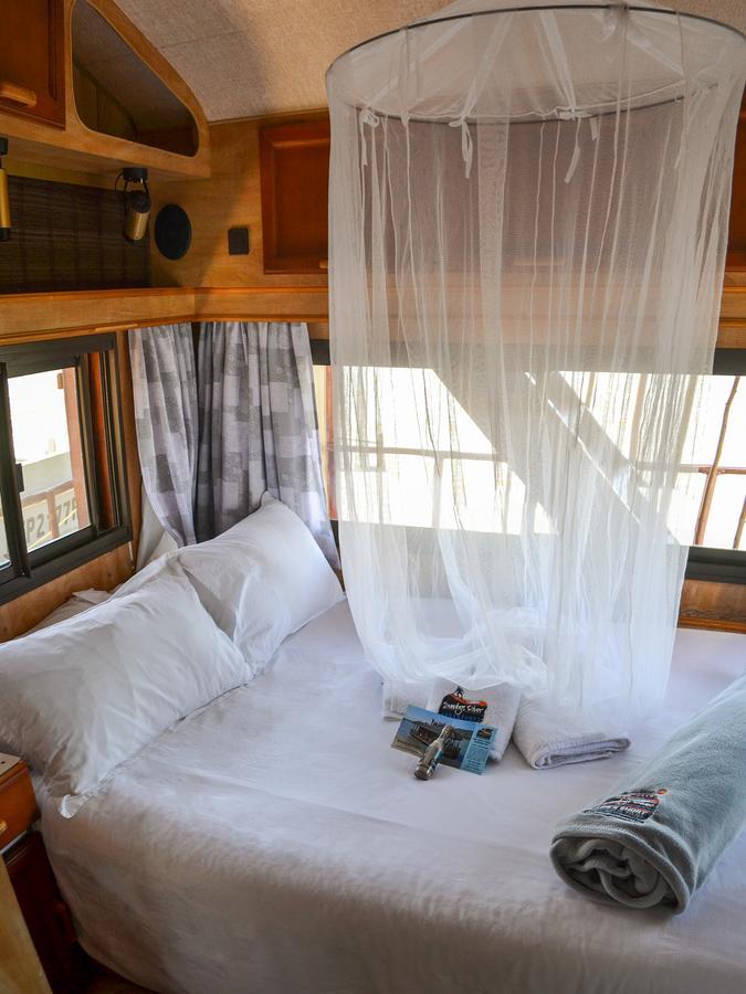 Maggie May House Boat - Colchester - 5Km From Elephant Park Exterior photo